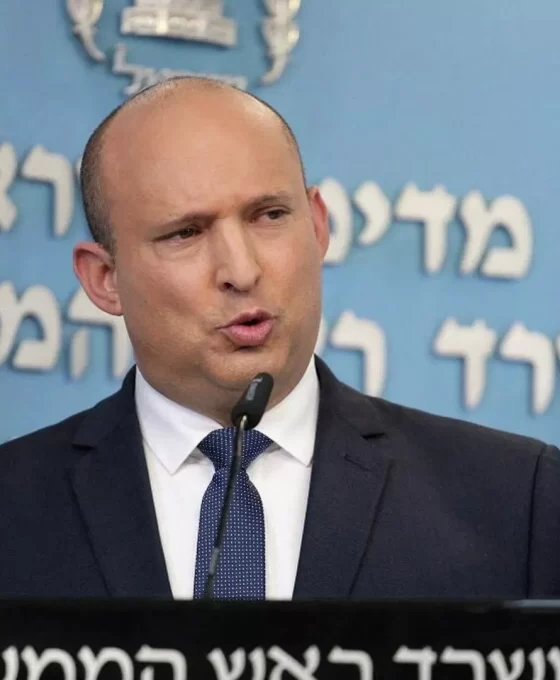 Bennett'ten flaş itiraf: İran'a kaçak Starlink soktuk