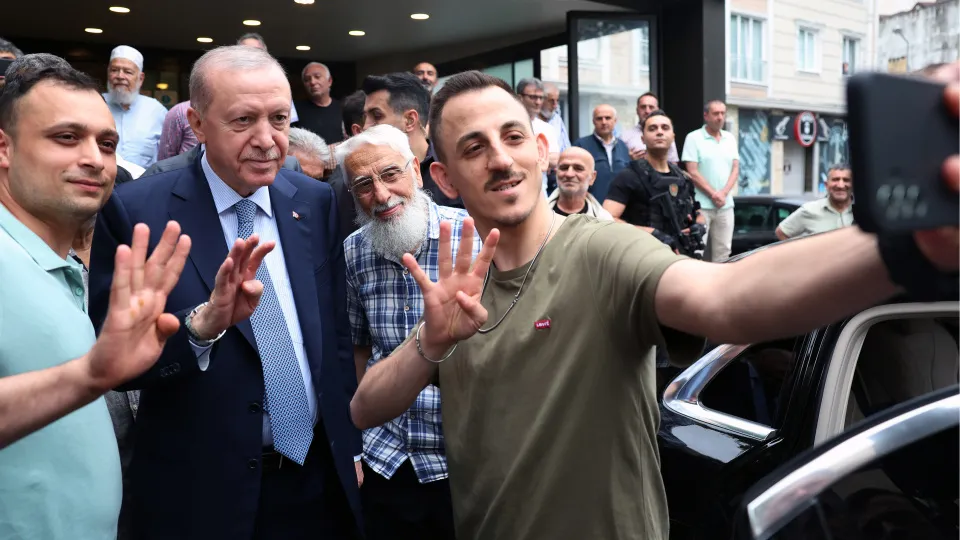 Cumhurbaşkanı Erdoğan Erzurum Vakfı’nı ziyaret etti