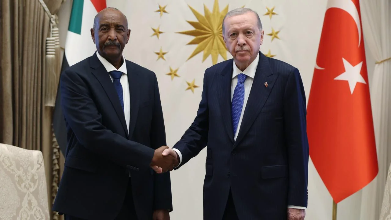 cumhurbaskani-erdogan-sudan-lideri-burhan-i-agirladi