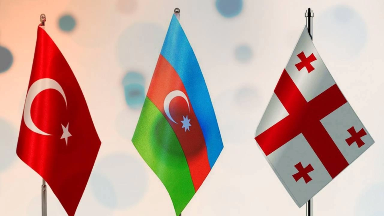 Dışişleri bakanlarından İstanbul'da üçlü zirve