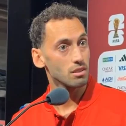 Dünya Kupası'nda gergin anlar: Hakan Çalhanoğlu'na şok soru