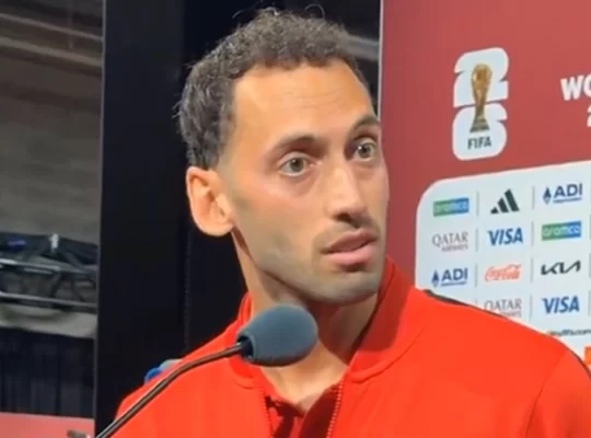 Dünya Kupası'nda gergin anlar: Hakan Çalhanoğlu'na şok soru