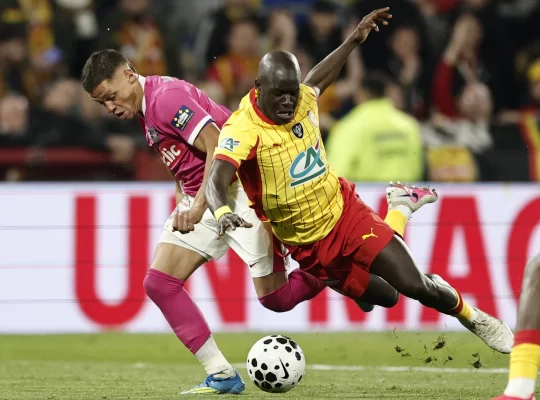 Fenerbahçe'de stoper harekatı: Malang Sarr için teklif belli