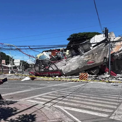 Filipinler'de 7.8 büyüklüğünde deprem: 32 ölü