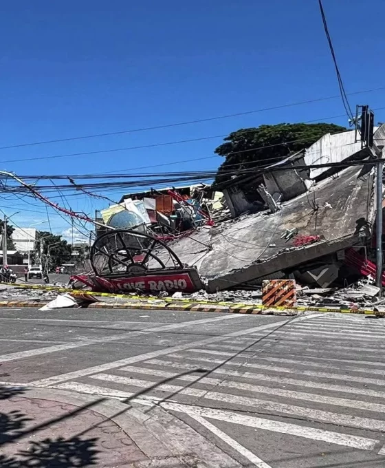 Filipinler'de 7.8 büyüklüğünde deprem: 32 ölü