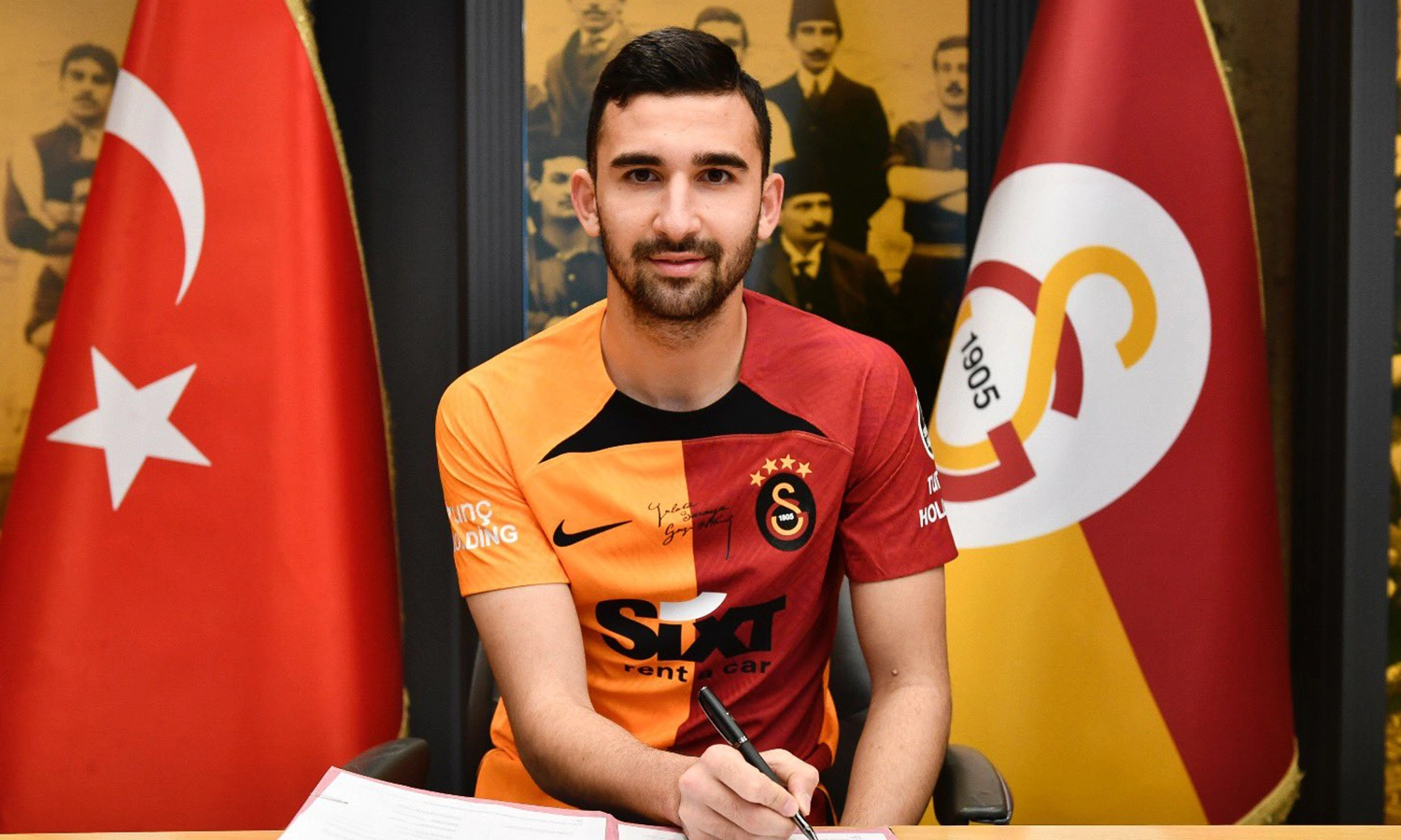 Galatasaray'dan stoper hamlesi: Eski yıldızını geri getiriyor