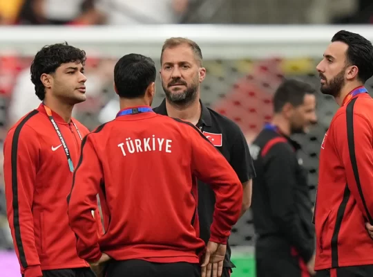 Hoffenheim'dan Montella'ya Ozan Kabak göndermesi: Ozan yoksa...