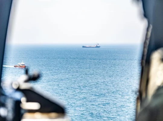 Hürmüz Boğazı'nda büyük kriz: ABD'den İran'a anında yanıt