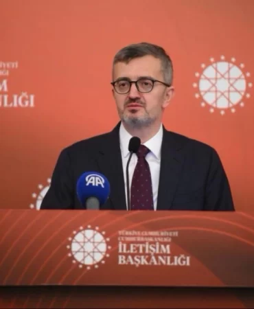 İletişim Başkanı Duran'dan Kızılay mesajı