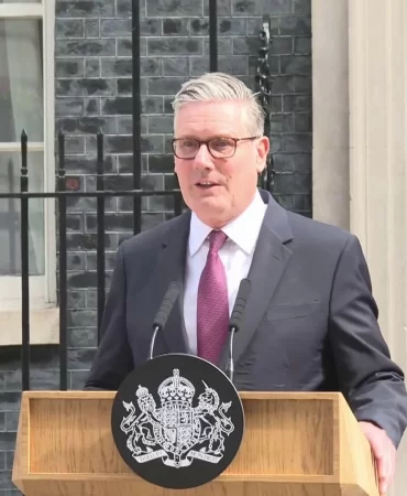 İngiltere'de deprem: Başbakan Keir Starmer istifa etti!