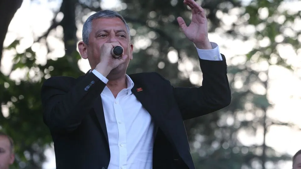 Özgür Özel’den seçim öncesi çağrı: Beni seviyorsanız CHP'ye oy verin