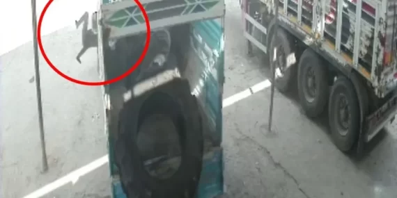 Siirt’te korkunç kaza: Traktör lastiği bomba gibi patladı