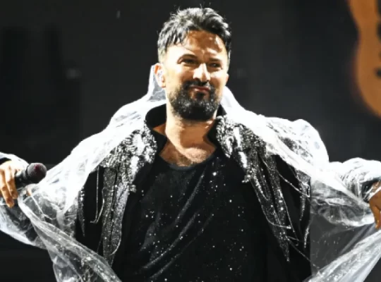Tarkan Ankara'yı salladı: Yağmura rağmen müzik ziyafeti