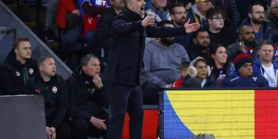 Ukrayna’da tarihi başarı: Arda Turan yılın hocası seçildi