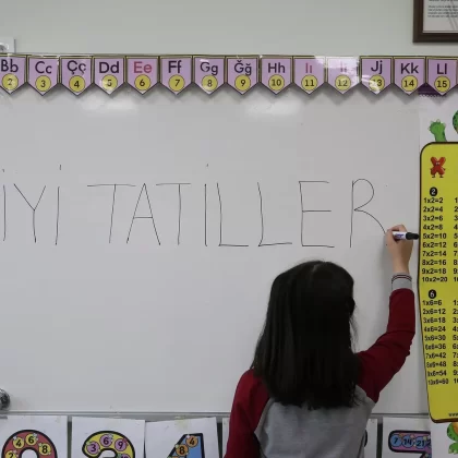 Yaz tatili başlıyor: Milyonlarca öğrenci karnesine kavuşuyor