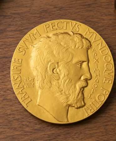 2026 Fields Madalyası sahiplerini buldu: "Matematiğin Nobeli" 4 gence gitti!