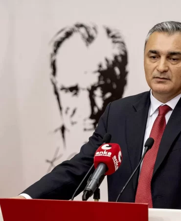 CHP'de kritik karar: 4 il teşkilatı feshedildi, 5 başkan atandı