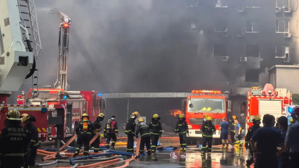 Çin'de dev ayakkabı fabrikası küle döndü: 28 ölü