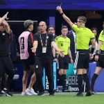 Dünya Kupası'nda skandal: Mısır teknik direktöründen FIFA işaretiyle protesto