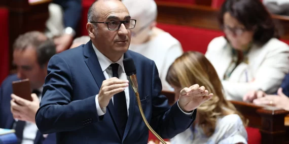 Fransa'da tartışmalı yasa tasarısı: İnsan hakları risk altında