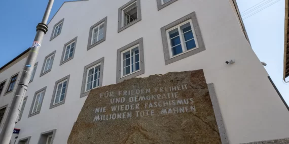 Hitler'in doğduğu ev polis karakolu oldu: Neo-Nazi ziyaretlerine son