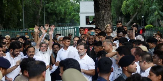 HRW'den Hindistan polisine ağır suçlama: Öğrenci protestolarına sert müdahale
