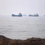 Hürmüz Boğazı'nda sıcak saatler: Petrol tankerine füze fırlatıldı