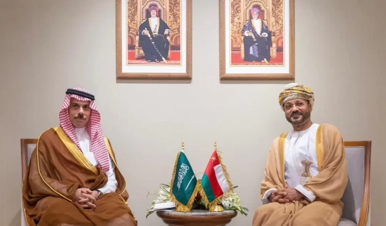 Hürmüz'de kazan kaynıyor: Suudi Arabistan ve Umman'dan acil zirve