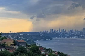 İstanbul'da fırtına felaketi: Facianın eşiğinden dönüldü