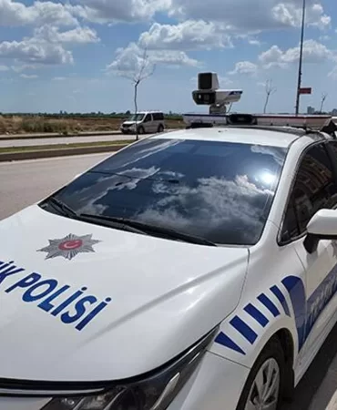 İzmir'de motosikletliye saldıran sürücüye ceza yağdı