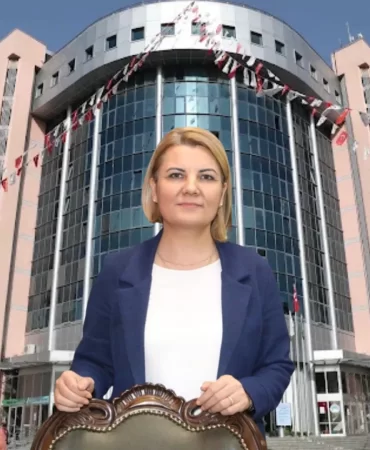 İzmit Belediye Başkanı Fatma Kaplan Hürriyet tutuklandı