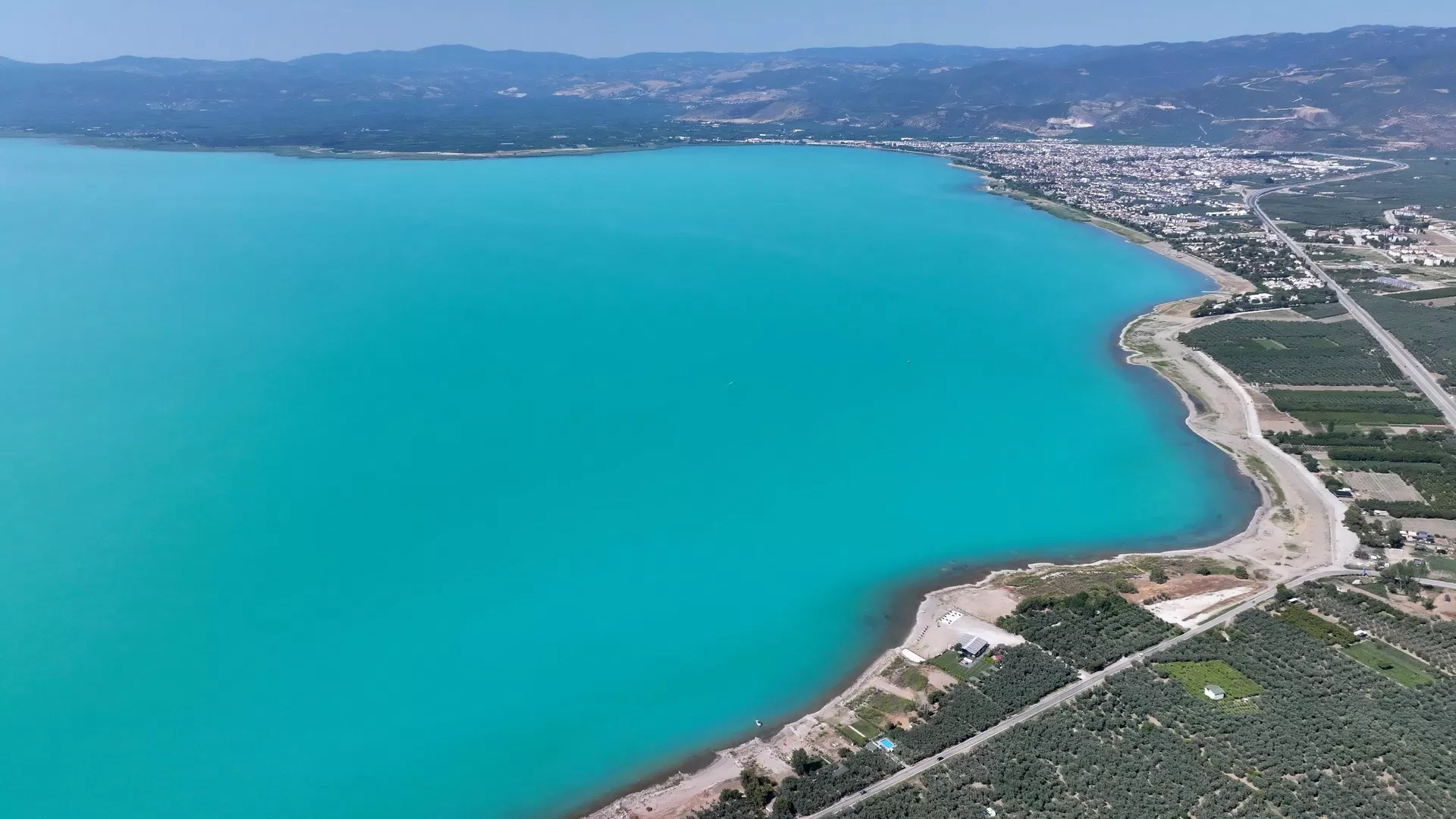 İznik Gölü'nde büyüleyici değişim: Maldivler'e benzetildi