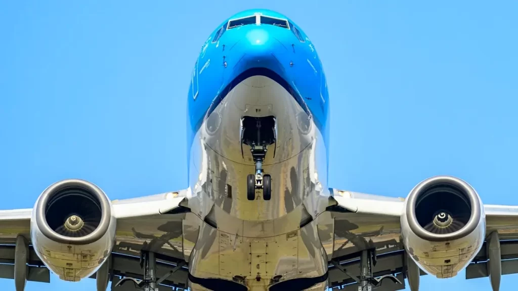 Karaçi açıklarında gizemli kayboluş: Boeing uçak radardan düştü
