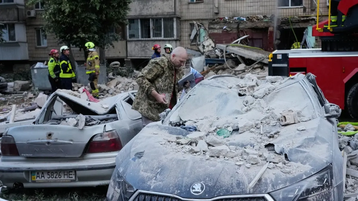 Kiev'de balistik füze felaketi: Zelenski'den NATO'ya sert sitem