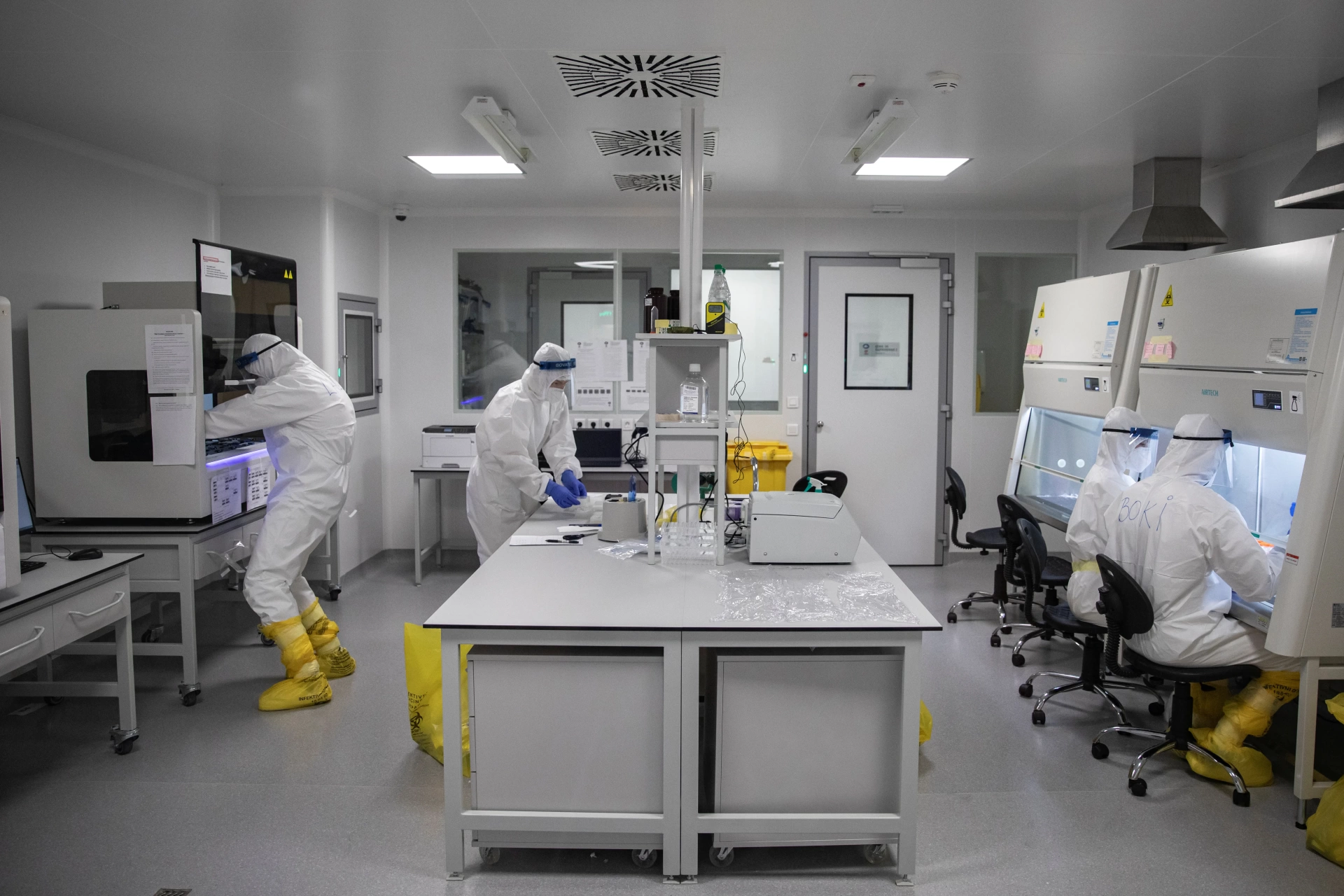 Kovid-19'un gizemli kökeni küresel tehdit olmaya devam ediyor