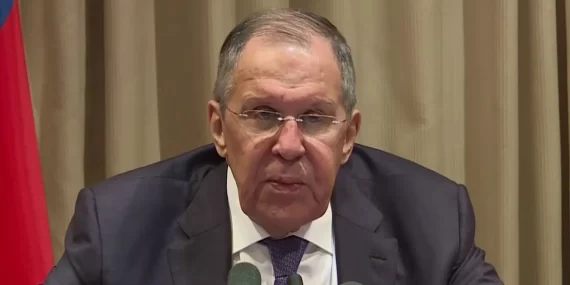 Lavrov: Nükleer silah egemenliğin tek garantisi olabilir