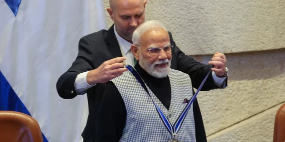 Modi'nin madalya koleksiyonu kriz çıkardı: Skandal imla hatası!