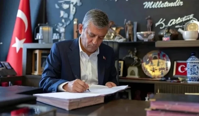 Özgür Özel'den olay CHP açıklaması: Siyasi muhatap almayız