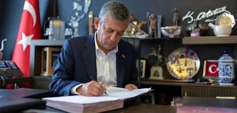 Özgür Özel'den olay CHP açıklaması: Siyasi muhatap almayız
