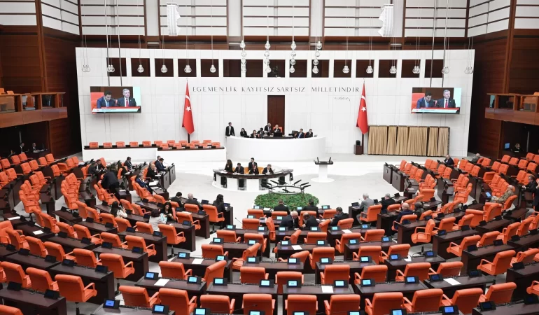 Somali tezkeresi TBMM'de kabul edildi: Görev süresi uzatıldı