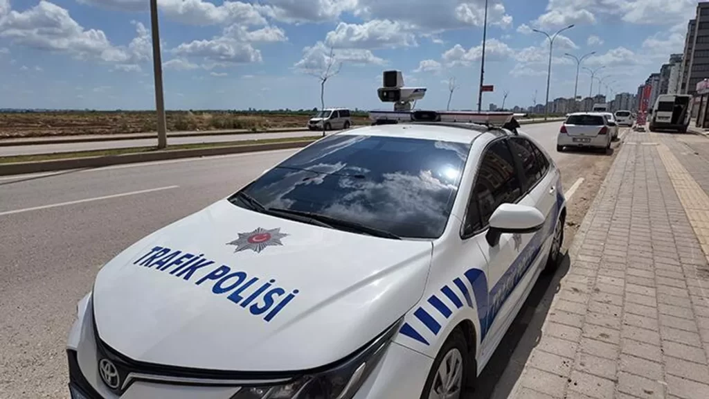 Sosyal medya görüntüsü yaktı: Ters yöne giren sürücü yakalandı!