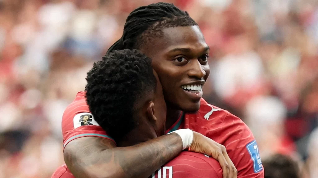 Süper Lig'de Leao derbisi: Fenerbahçe ve Galatasaray devrede