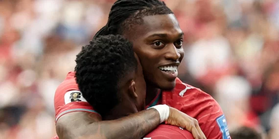 Süper Lig'de Leao derbisi: Fenerbahçe ve Galatasaray devrede