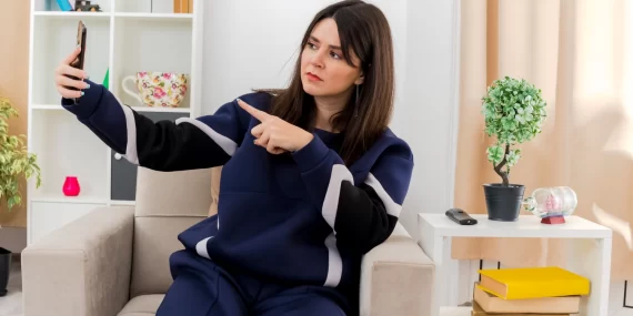 TikTok'ta yalnızlık akımı: İzolasyon nasıl moda oldu?