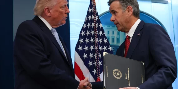 Trump'ın her gün baktığı 'dünyanın en gizli gazetesi' PDB nedir?