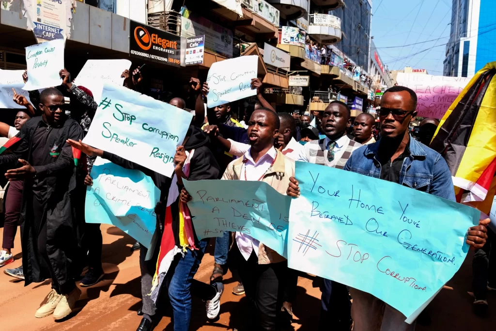 Uganda'da dev yolsuzluk operasyonu: Saraya kadar uzandı