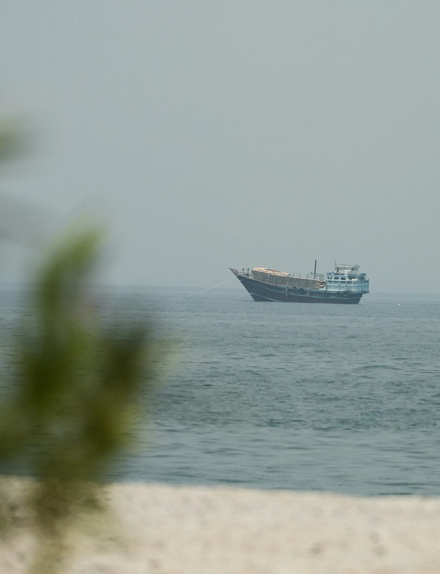 Umman kıyılarında Hollanda gemisinde patlama: Mürettebat iyi