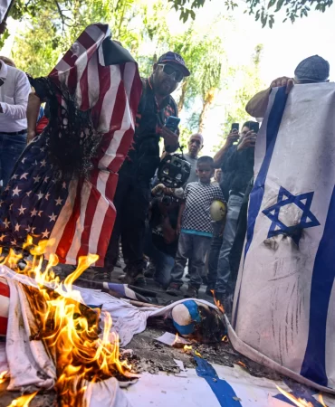 Venezuela'da protestolar sürerken Trump'tan net seçim çıkışı