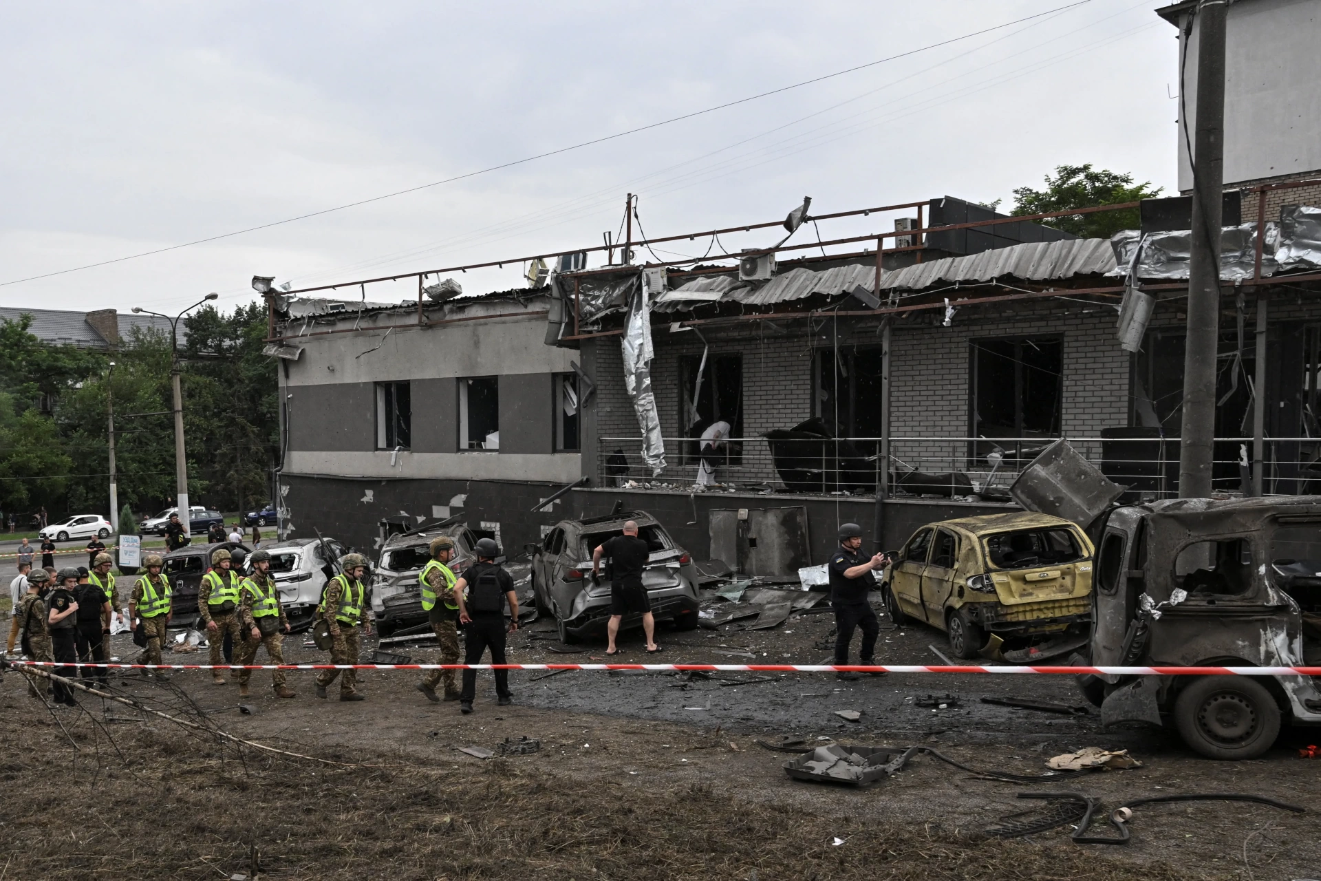 Zaporijya vuruldu, Rus ticaret devi operasyonları durdurdu