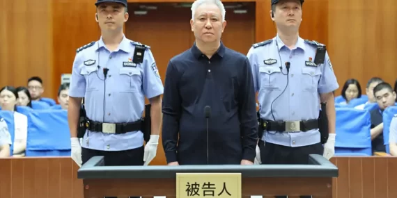 Çinli dev Evergrande'nin kurucusuna müebbet hapis cezası